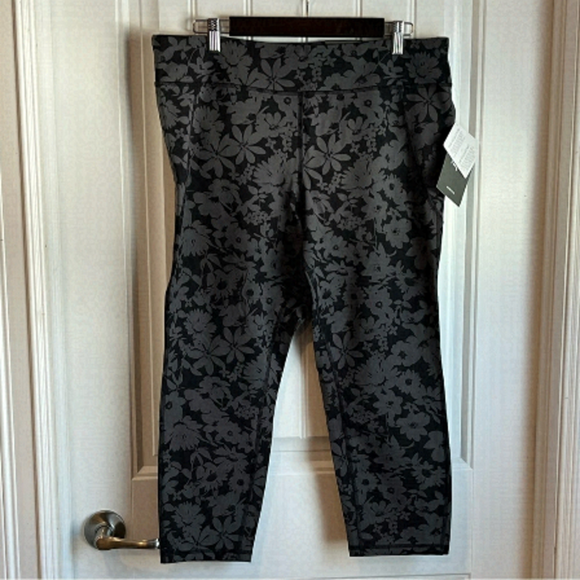 Hyba Pants - 𝅺nwt HYBA The sculptor Grey floral cropped leggings workout tights XXL